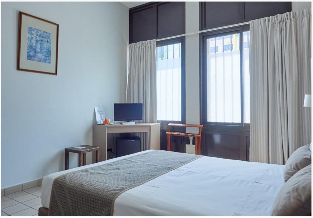 Hotel Austral Saint-Denis Zimmer foto
